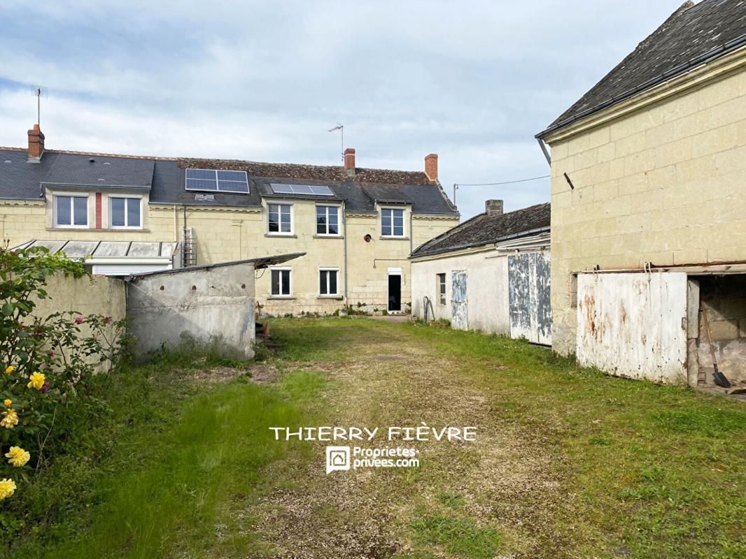 A VENDRE - BEAUMONT EN VÉRON 37420 - MAISON de 135 m2 / 5 pièces sur terrain de 1084 m2