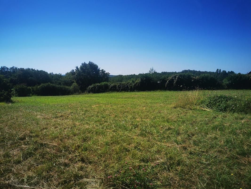 Saint Amand De Coly Terrain constructible 2185 m2