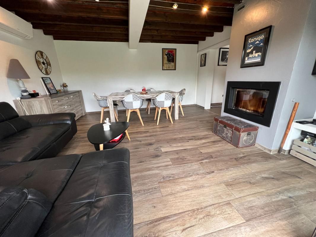 RODES Villa 4 faces avec vue imprenable sur les montagnes, terrain de 1275 m2 4