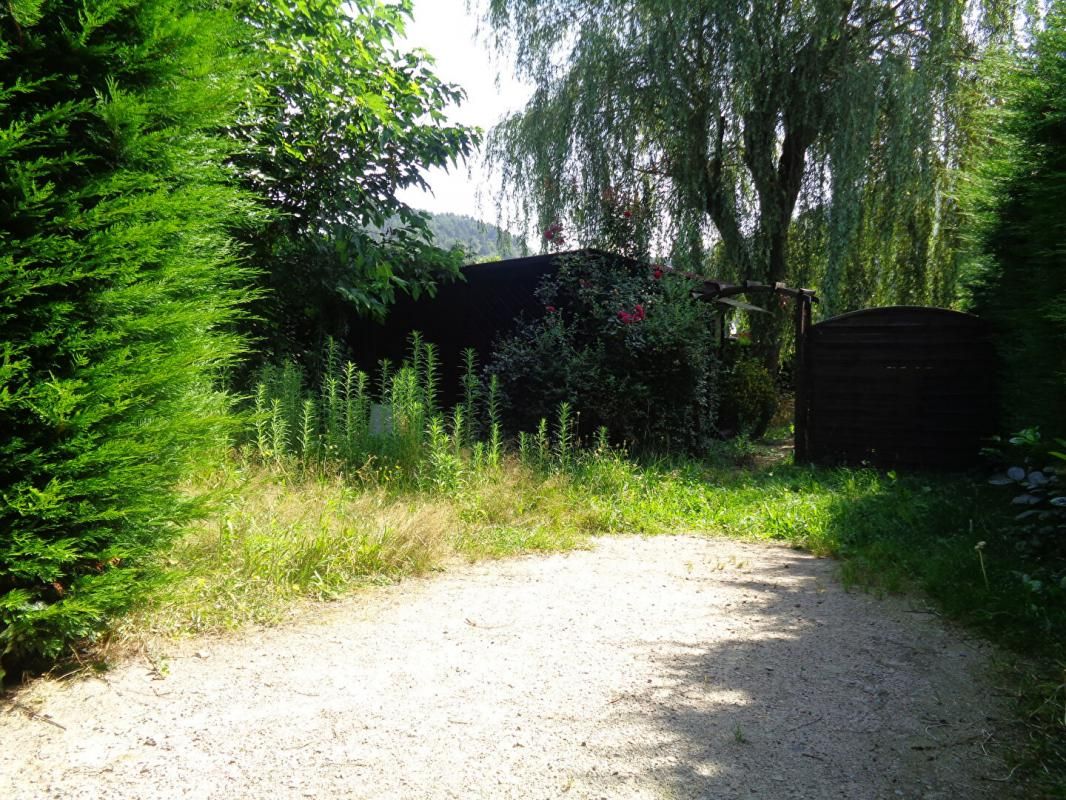 BEAUZAC Beauzac(43), habitation légère de loisirs type chalet de 30m2 sur 239 m2 de terrain 1