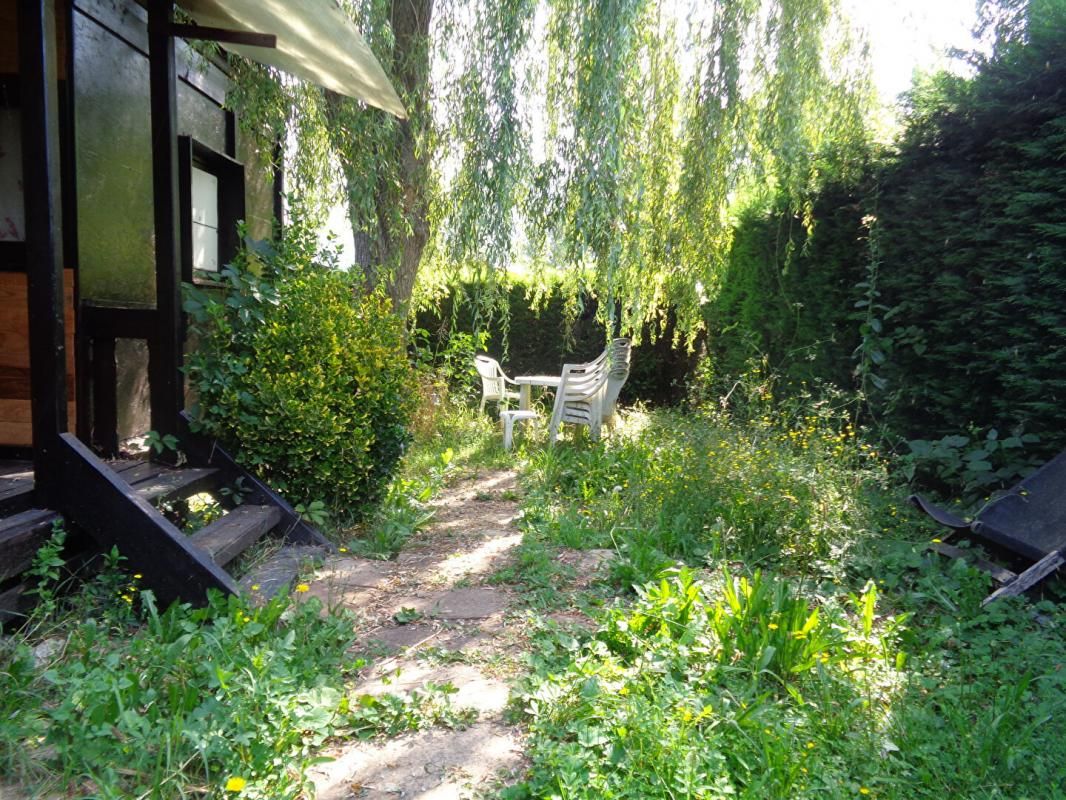 BEAUZAC Beauzac(43), habitation légère de loisirs type chalet de 30m2 sur 239 m2 de terrain 3