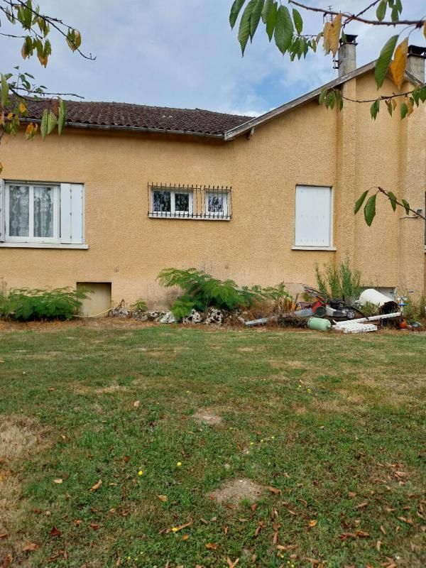 Maison T7 d'env. 200 m2 sur SANILHAC (24660)