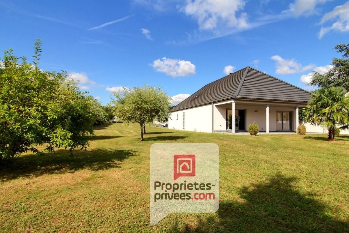 AMILLY A VENDRE BELLE MAISON CONTEMPORAINE de PLAIN-PIED 150 m2 habitables, 3 CHAMBRES, dépendance et garage sur  environ 6400 m2  de terrain 3