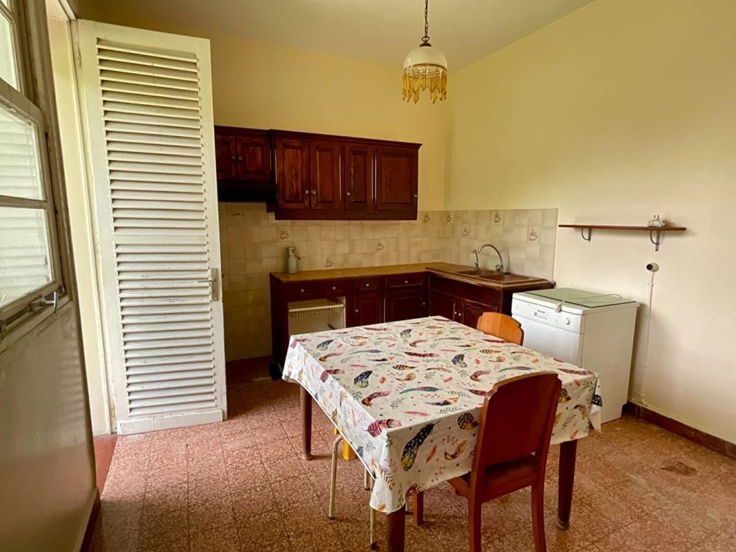 SAINT-CLAUDE Maison Saint Claude 4 pièce(s) 140 m2 3