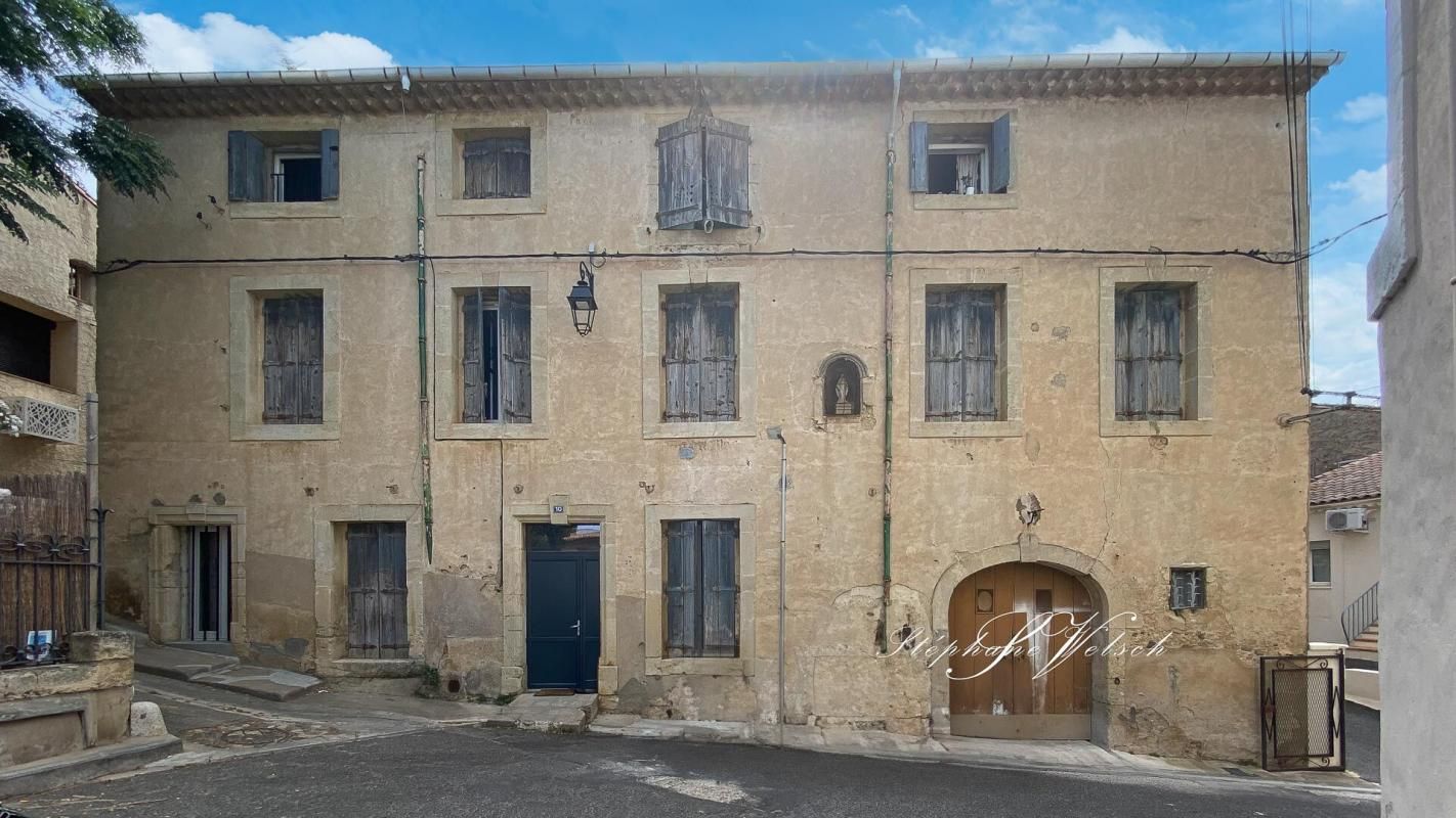 CORNEILHAN Immeuble de rapport Corneilhan 15 pièce(s) 422m2 - 6 appartements - garage 2