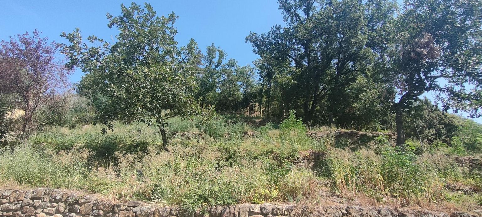 AUBENAS Terrain à bâtir avec vue à 180° dans un village tranquille, à 10 min d'Aubenas ? 785 m², viabilisé, permis accordé 4