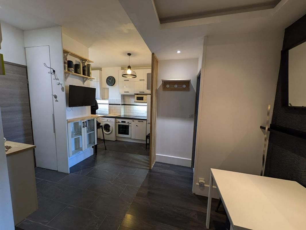 Appartement trois pièces rénové a Lacassagne
