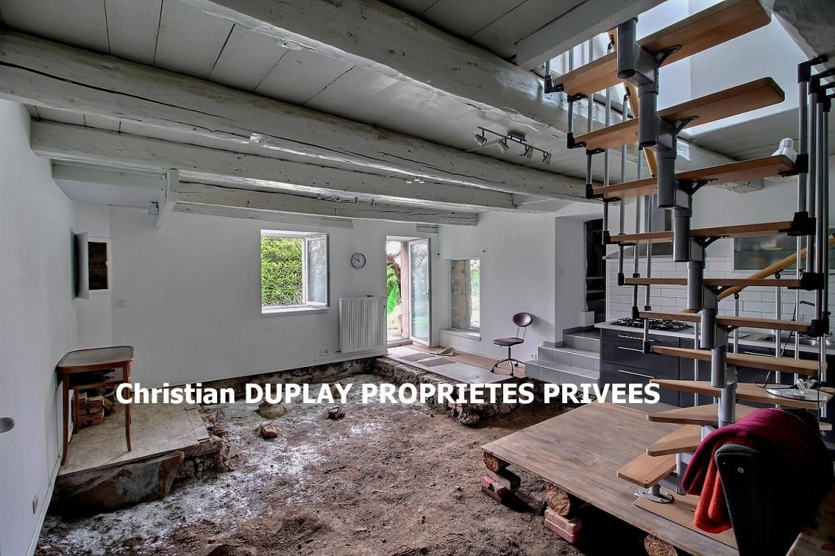 LE BESSAT Tarentaise Le Bessat 42660 à15 minutes de Saint Etienne 42100 dans un hameau paisible ferme rénovée en 2010 sur la partie habitation 112m² habitables 3 chambres sur 1080m² de terrain 3