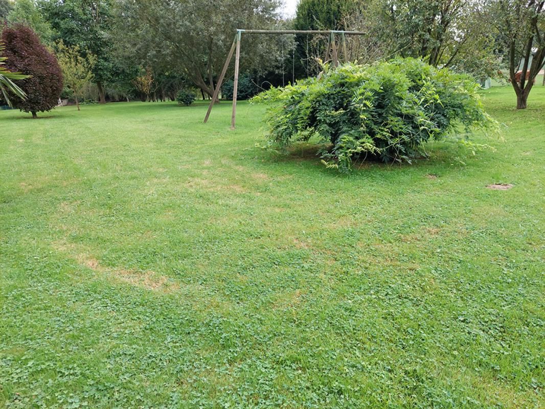 YVETOT Maison beaux volumes proche YVETOT 7 pièce(s) 234 m2 4