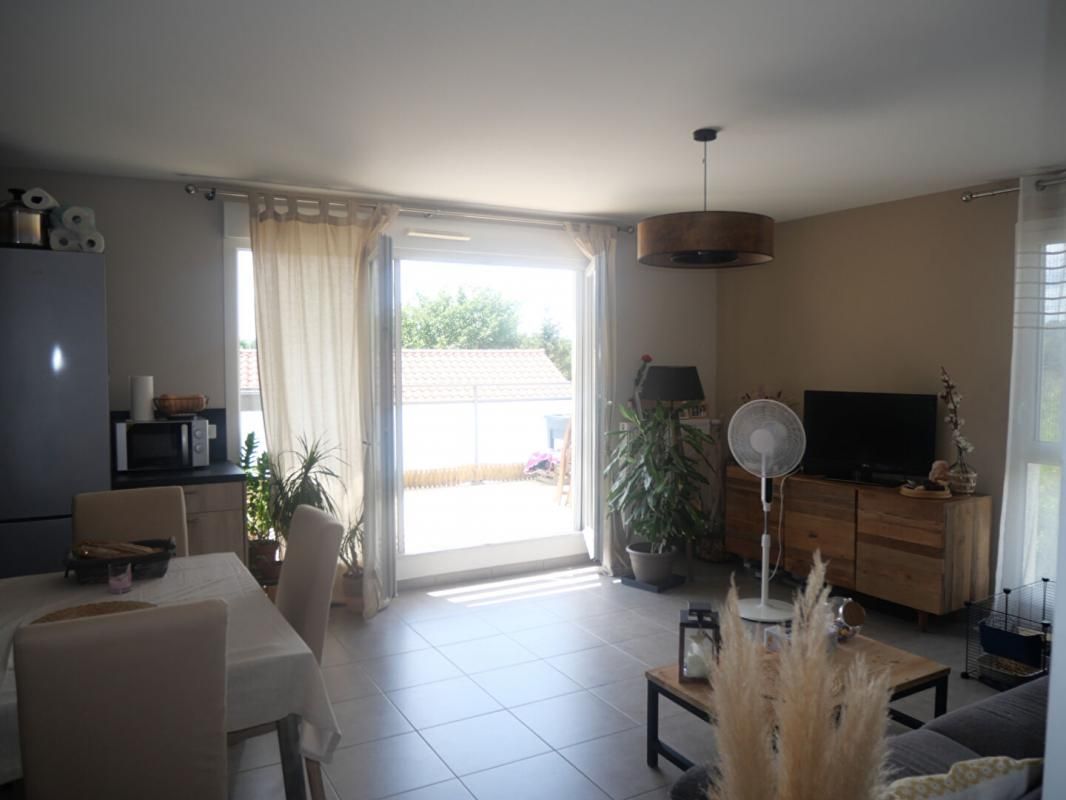 AU CALME T3 AVEC GARAGE + PARKING PRIVATIF
