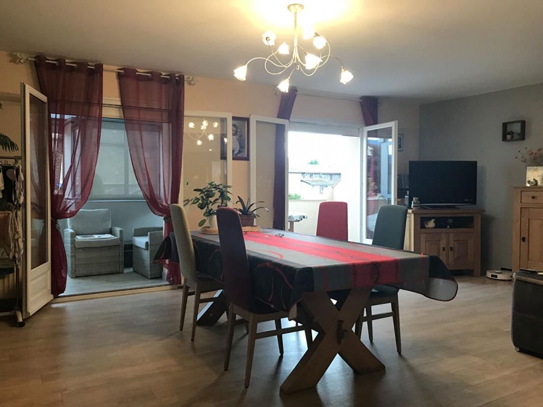 SAINT-LAURENT-DE-CHAMOUSSET Maison à étage sur sous-sol complet 3