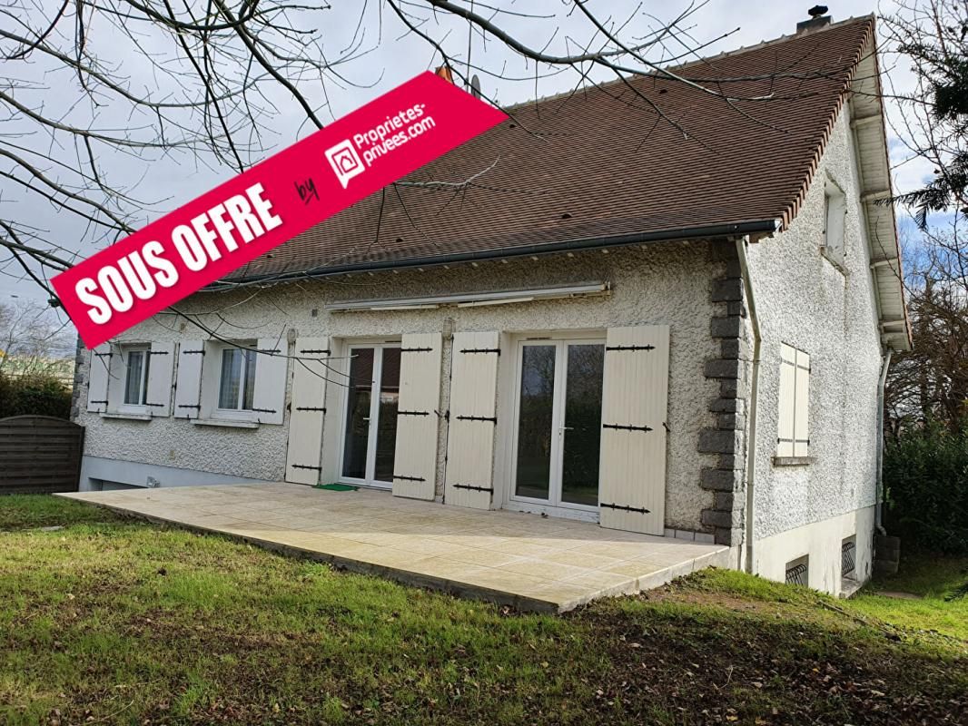 Maison sur ss sol, 7 pièce(s) 163 m2 4 Chambres et 1771 m2 de jardin