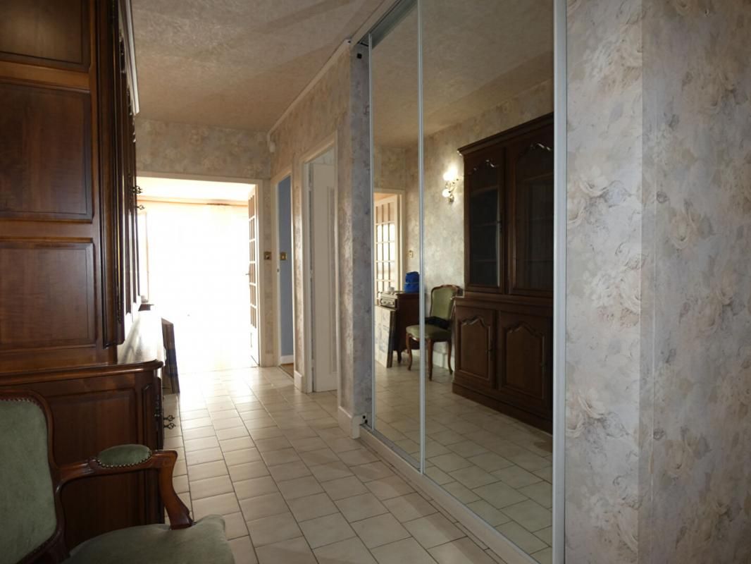 CHALON-SUR-SAONE Appartement Chalon Sur Saone 2 pièce(s) 75 m2 3