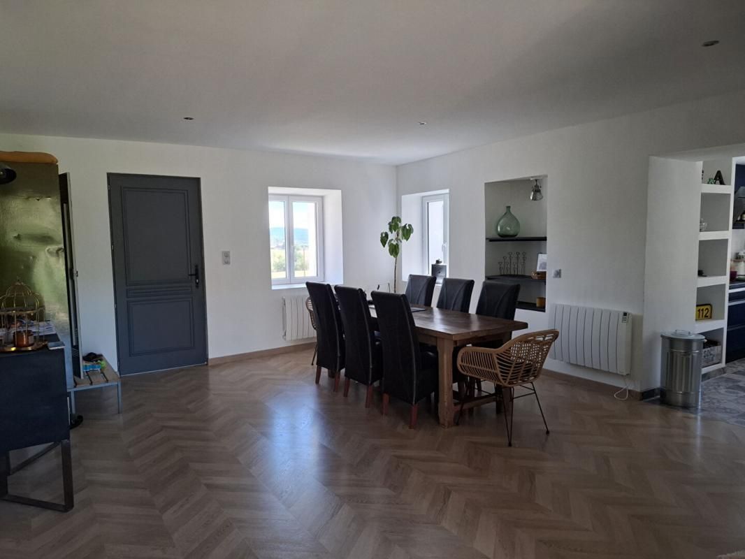 ONGLES PAYS DE FORCALQUIER, BELLE PROPRIETE DE 140 M² AVEC GARAGE + GÎTE, CHAMBRE D'HÔTE ET PISCINE SUR PLUS D'UN HECTARE DE TERRAIN 2