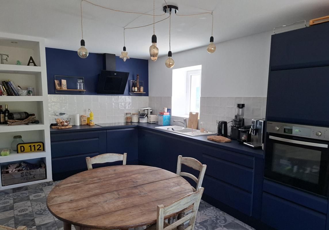 ONGLES PAYS DE FORCALQUIER, BELLE PROPRIETE DE 140 M² AVEC GARAGE + GÎTE, CHAMBRE D'HÔTE ET PISCINE SUR PLUS D'UN HECTARE DE TERRAIN 4