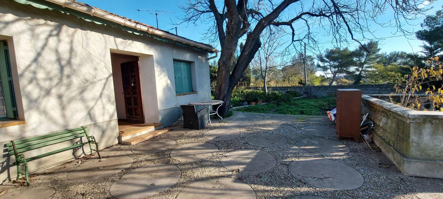 NIMES 30. GARD. NIMES. Maison de 81 m² à rénover dans secteur très prisé.( Terres de Rouvières) 2
