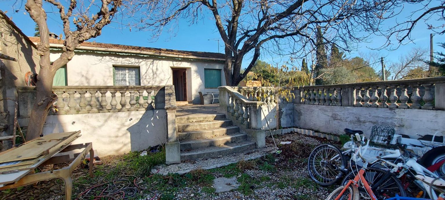 NIMES 30. GARD. NIMES. Maison de 81 m² à rénover dans secteur très prisé.( Terres de Rouvières) 3