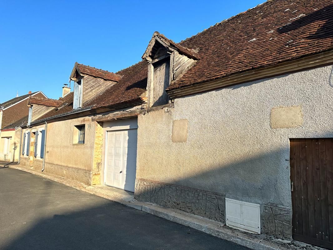 BOUGES-LE-CHATEAU Maison  4 pièce(s) 4