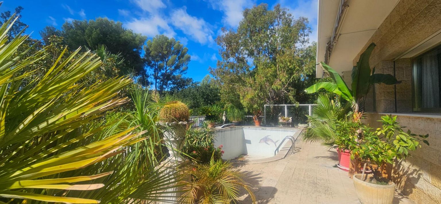 OLLIOULES MAISON OLLIOULES - FAVEYROLLES- 295 m ² 2