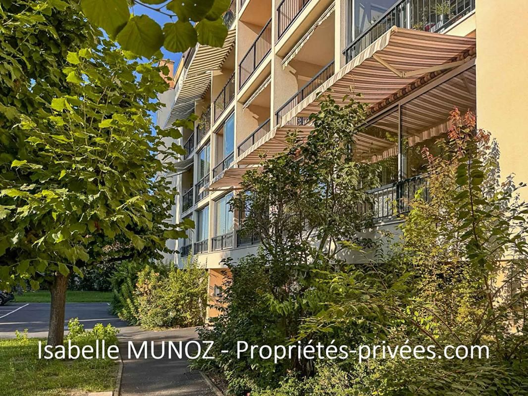 Appartement Clermont Ferrand 5 pièce(s) 127.3 m2 avec terrasse et garage