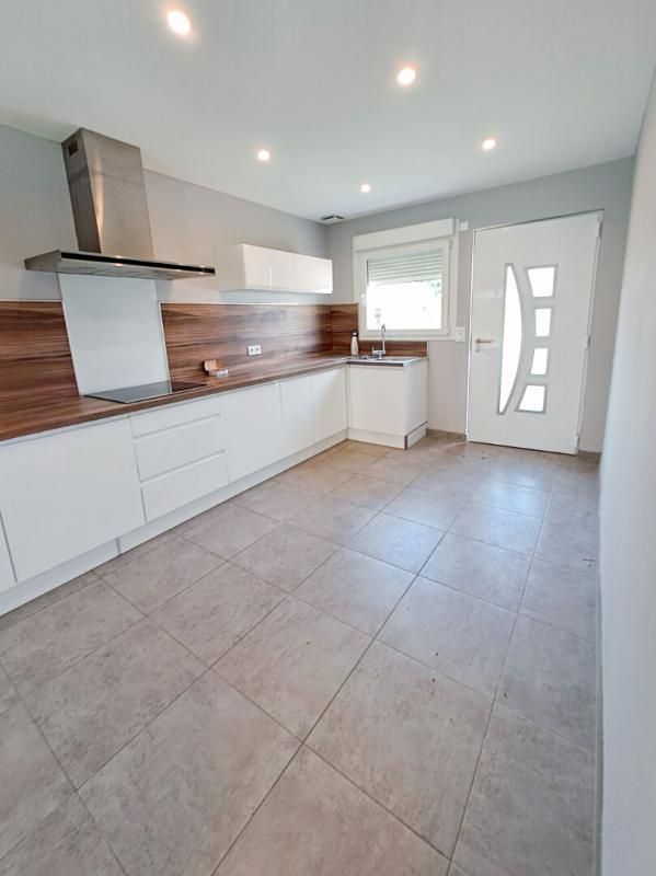 CHALONS-EN-CHAMPAGNE Maison plain-pied péricentre Chalons En Champagne 5 pièce(s) 90 m2 PMR 3