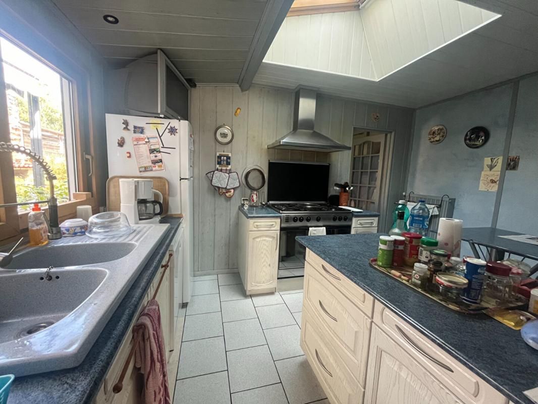 SAINTE-PAZANNE VIAGER OCCUPE 5 pièce(s) 150 m2 3