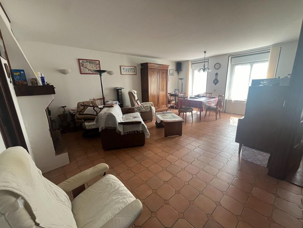 SAINTE-PAZANNE VIAGER OCCUPE 5 pièce(s) 150 m2 4