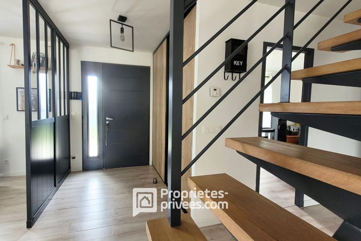SAINT-MAURICE-MONTCOURONNE MAISON CONTEMPORAINE ET FAMILIALE AVEC GRAND JARDIN ET PISCINE 3