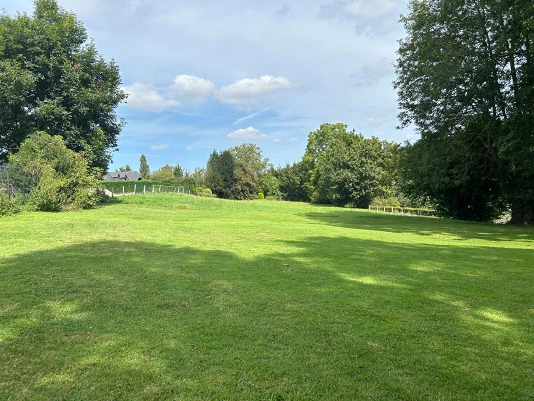 27500 Saint Symphorien - Terrain à bâtir 37 000 Euros
