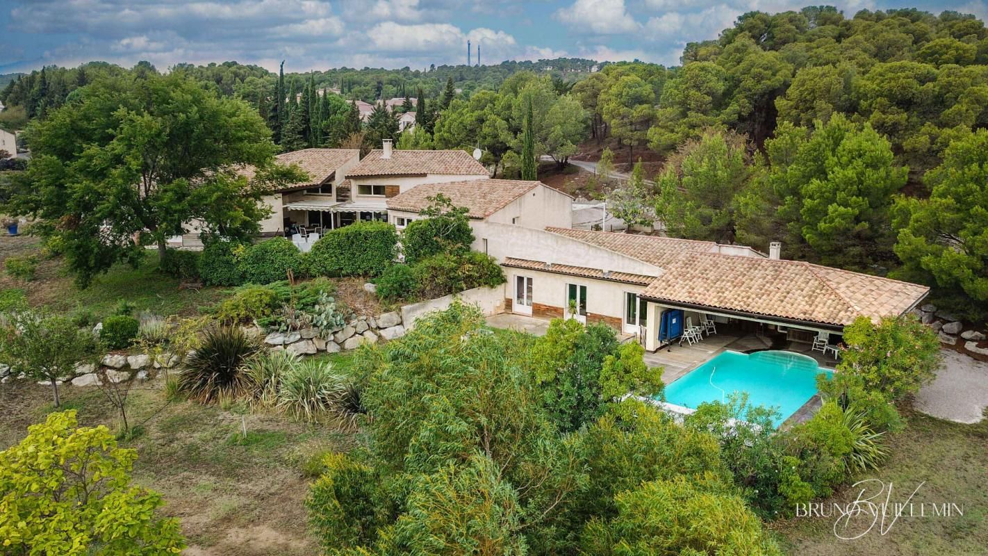 LEZIGNAN-CORBIERES PROPRIETE MODERNE10 PIECES EN POSITION DOMINANTE SUR 1 ha 2