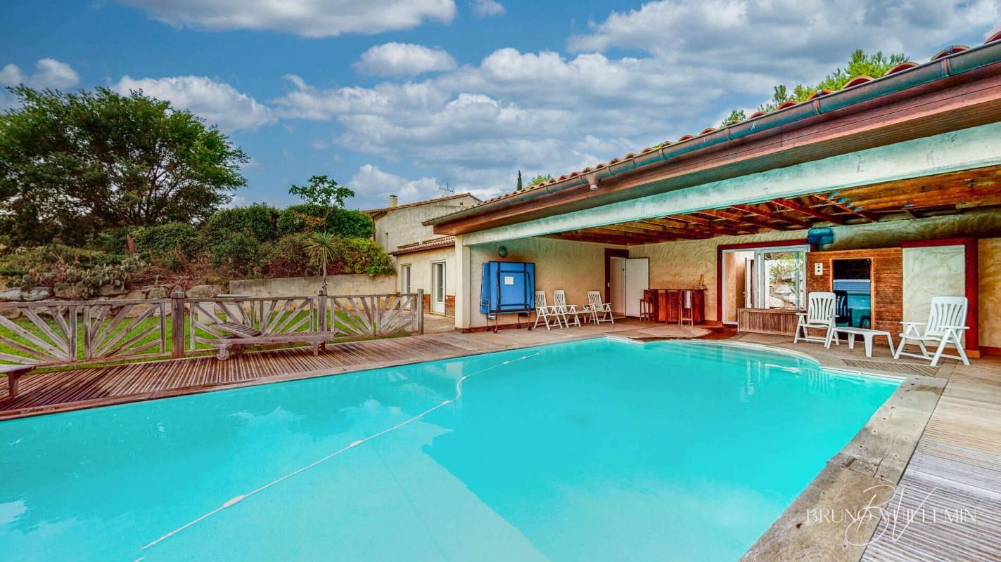LEZIGNAN-CORBIERES PROPRIETE MODERNE10 PIECES EN POSITION DOMINANTE SUR 1 ha 3
