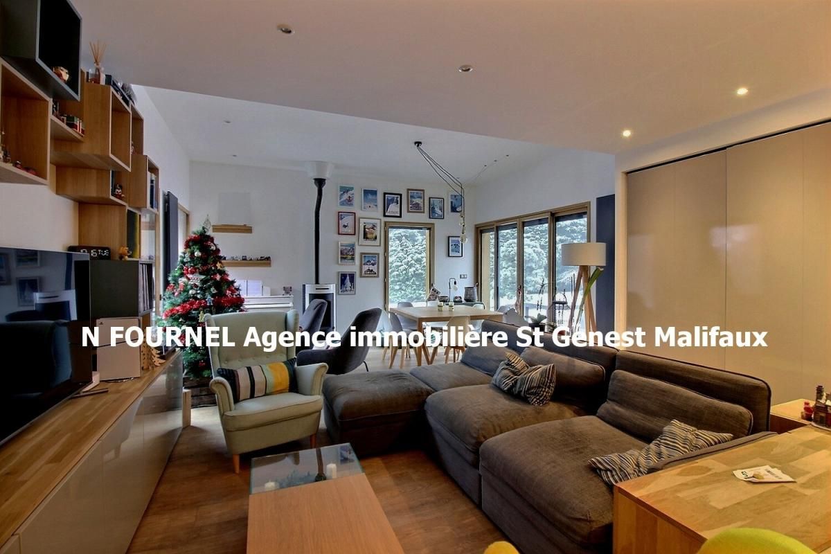 SAINT-GENEST-MALIFAUX En exclusivité Saint Genest Malifaux 42660 maison type chalet exposé Sud entièrement rénové entre 2016 et 2017 plus extension de 2017  150m² habitables 3 chambres sur 1876m² de terrain 2