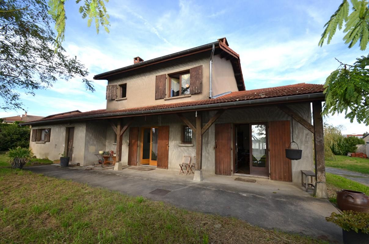 LENTILLY Maison Lentilly 4 chambres et 2 pièces d 'eau ! Fort potentiel 4