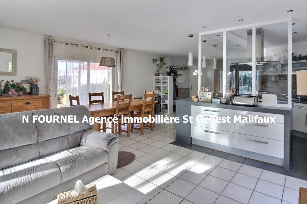 SAINT-ROMAIN-LES-ATHEUX EN EXCLUSIVITE SAINT ROMAIN LES ATHEUX 42660 maison contemporaine en demi-niveaux 89m² habitables 3 chambres sur 970m² de terrain 2