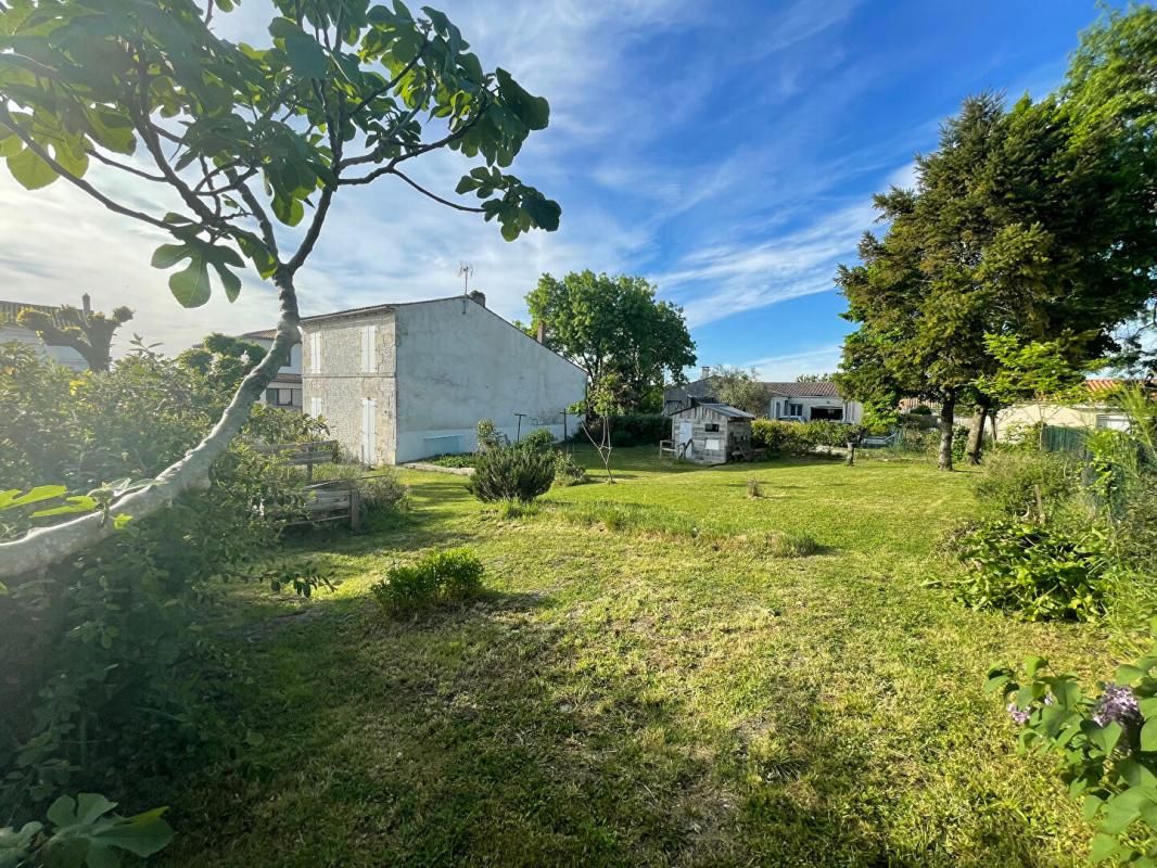 SEMUSSAC Terrain Semussac 460 m2 2