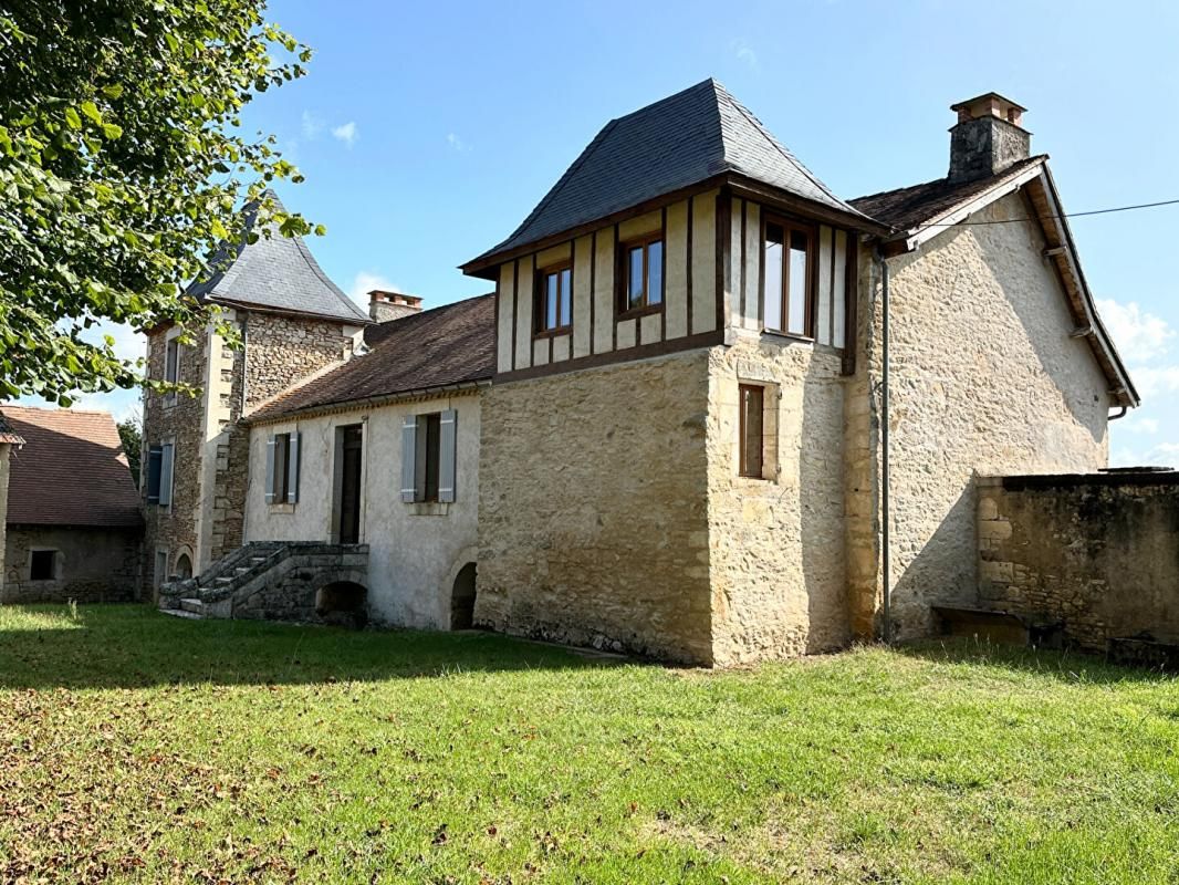 MAISON EN PIERRES ET GITE
