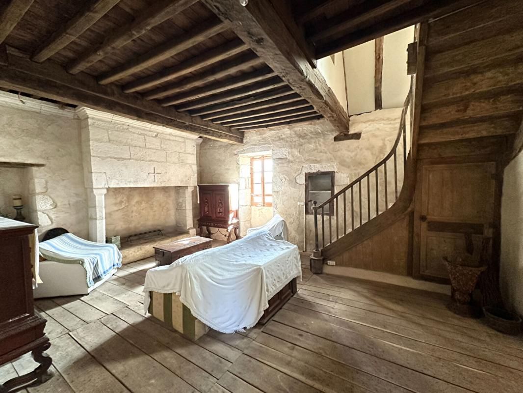 COULAURES MAISON EN PIERRES ET GITE 3