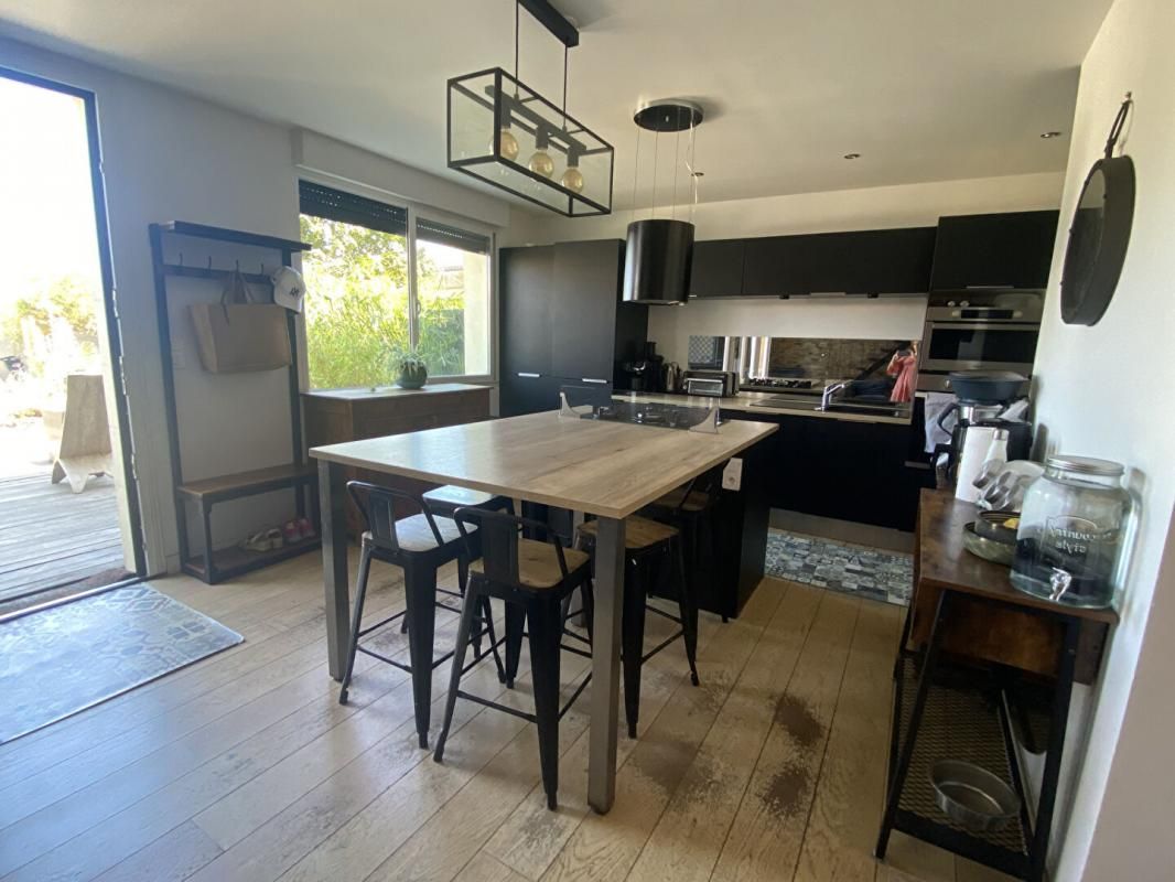 BORDEAUX Maison  4 pièce(s) 128 m2 4
