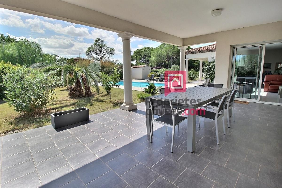 LE MUY Villa plain pied avec piscine et double garage dans un quartier calme ! 2