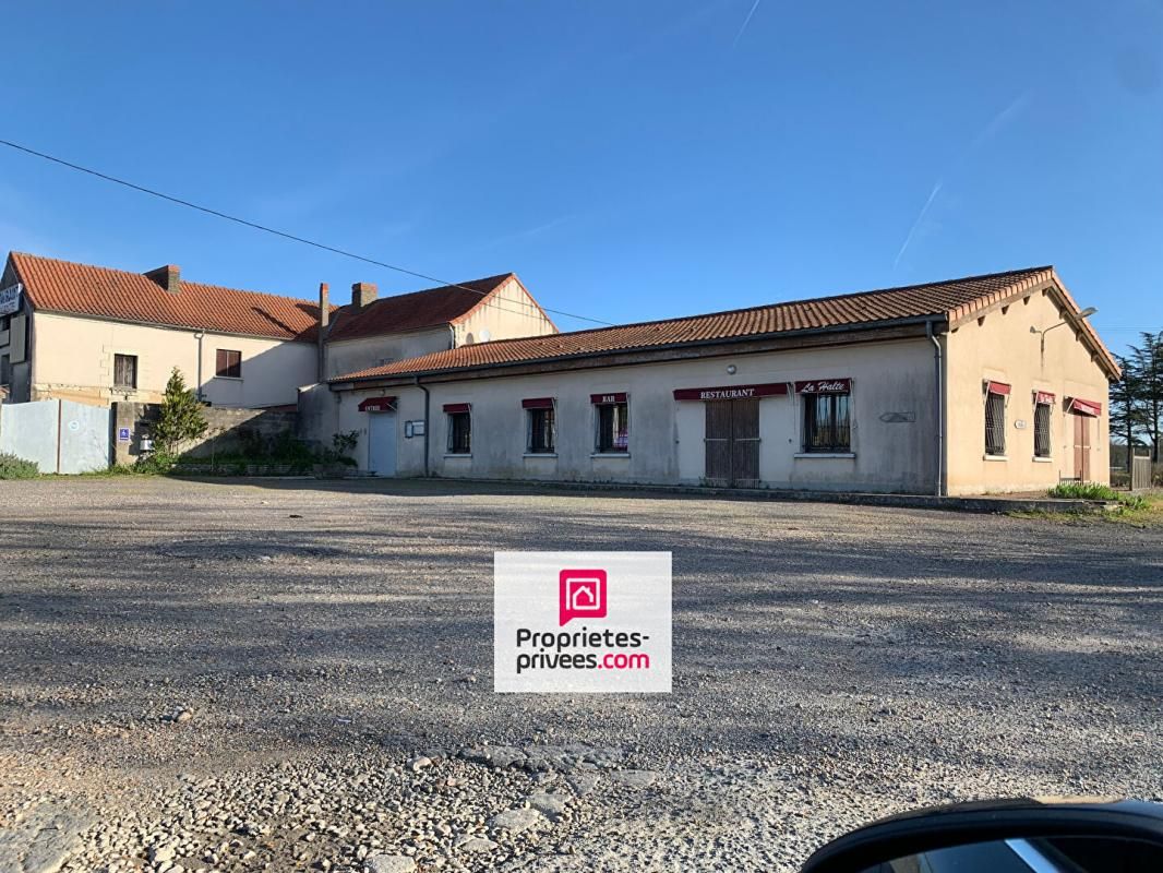 NAINTRE Ensemble immobilier d'environ 650 M² 1