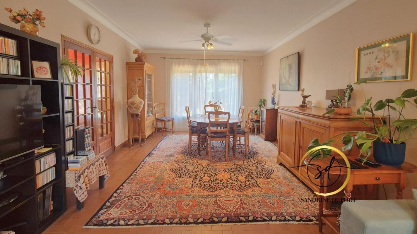 Mazeres villa de plain pied T5 de 115m2 avec jardin arboré, bassin d'agrément , garage, proximité commerces