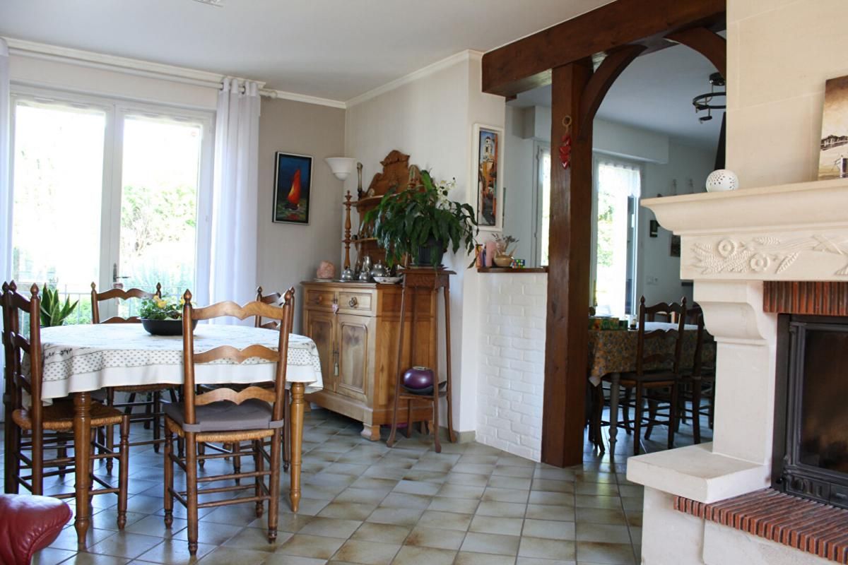 SAINT-FUSCIEN Maison Saint Fuscien 5 pièce(s) 121,7 m2 2