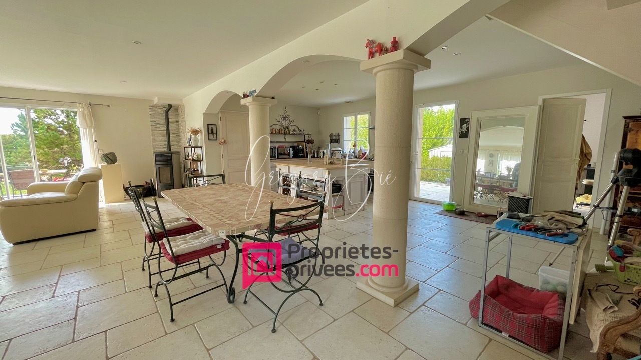 NEMOURS Maison 7 pièce(s) 200 m2 2