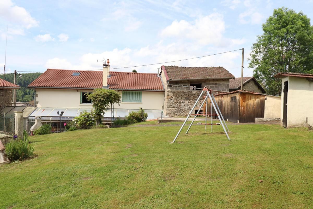 LE BRUGERON Maison Marat 8 pièces +/-170 m2 + 2ha700 de terrain (prairie et bois)+ grange 2
