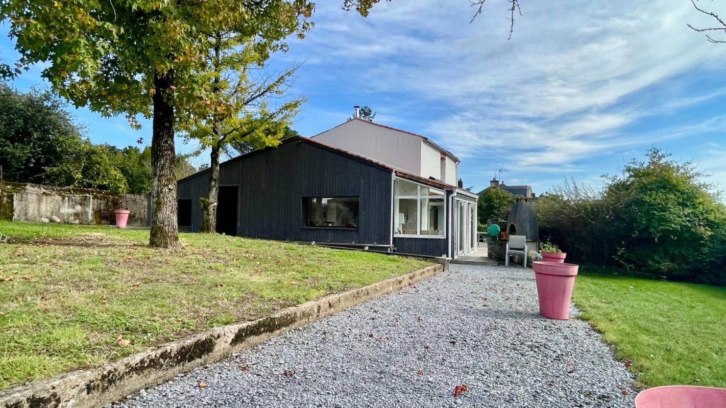 A VENDRE - MAISON 7 PIECES - 44521 OUDON