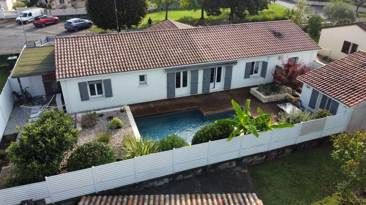 SAINTE-LIVRADE-SUR-LOT Maison Sainte Livrade Sur Lot 5 pièce(s) 117 m2 et ses dépendances 1