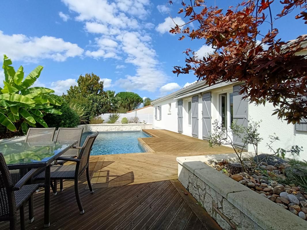 SAINTE-LIVRADE-SUR-LOT Maison Sainte Livrade Sur Lot 5 pièce(s) 117 m2 et ses dépendances 2
