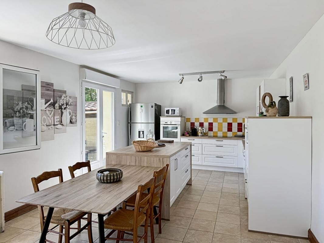 PERIGUEUX Maison Perigueux 6 pièce(s) 140 m2 2