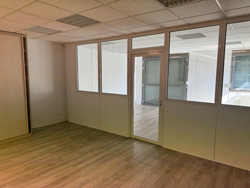 VILLENEUVE-D'ASCQ VILLENEUVE D ASCQ - BUREAUX 75 M² 4