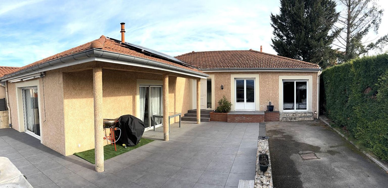 SURY le COMTAL 42450 Maison plain-pied 160m² habitables 4 chambres sur 950m² de terrain
